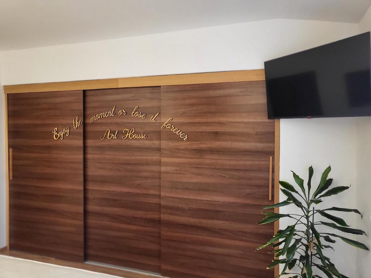 Art House Apartment Floresti  Ngoại thất bức ảnh
