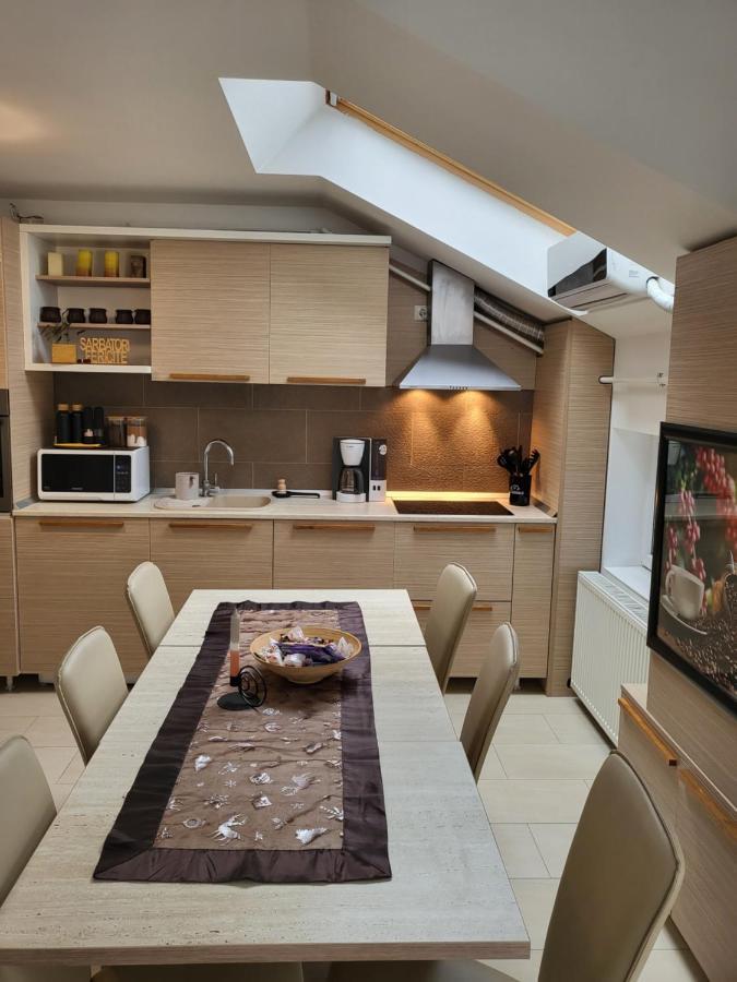 Art House Apartment Floresti  Ngoại thất bức ảnh