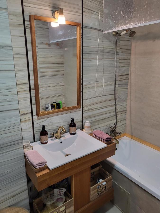 Art House Apartment Floresti  Ngoại thất bức ảnh