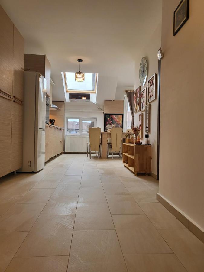 Art House Apartment Floresti  Ngoại thất bức ảnh