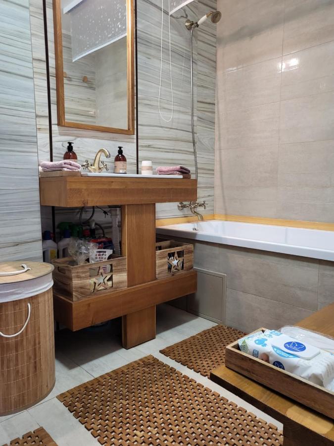 Art House Apartment Floresti  Ngoại thất bức ảnh